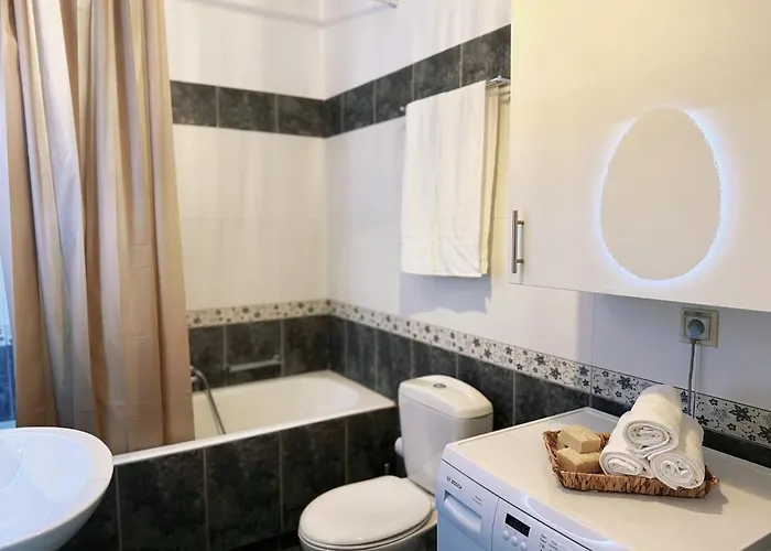 شقة Vespera Kondoyenádha